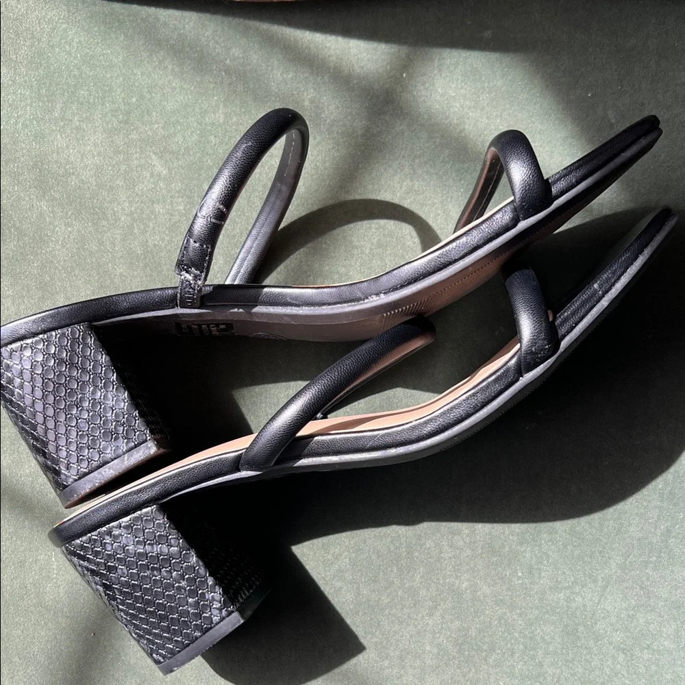 NEW DAY - Black thin strap Square-Toe Slide Sandals. Small heel 8.5